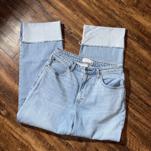 Abercrombie & Fitch Denim - Abercrombie & Fitch Women's Size 31 Cuffed The 90s Relaxed Jean High Rise